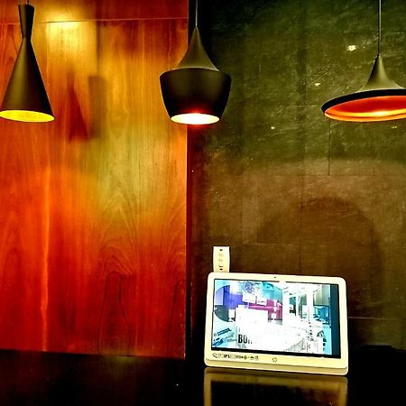 הו צ'י מין סיטי Aha Friday Hotel Le Hong Phong מראה חיצוני תמונה