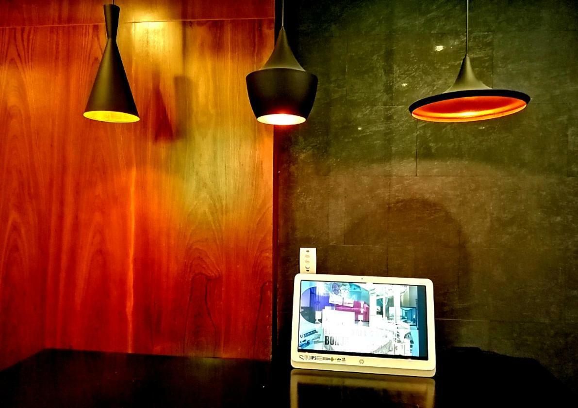 הו צ'י מין סיטי Aha Friday Hotel Le Hong Phong מראה חיצוני תמונה